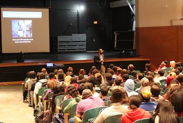 Students learning about Zonar at AHS