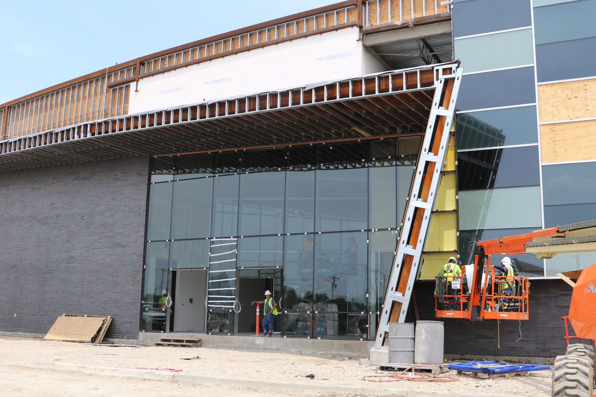 main entrance getting closer arlington isd dan dipert aisd arlington tx