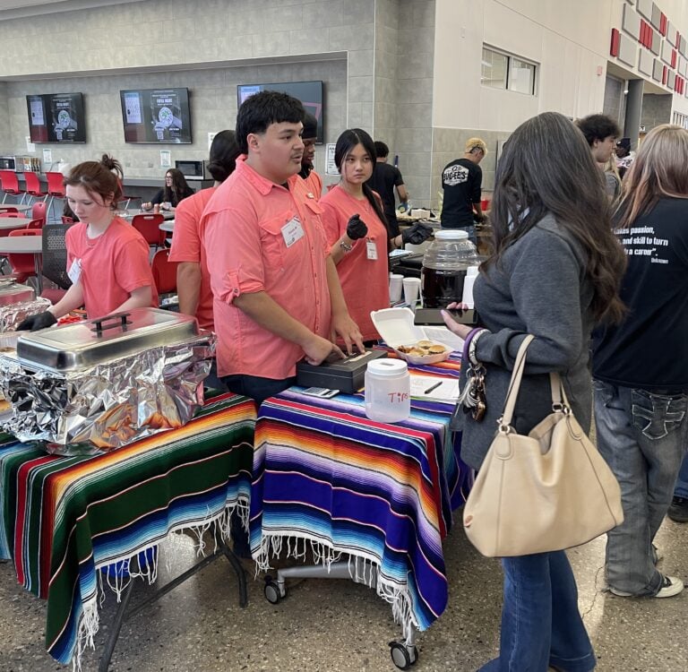 Entrepreneurship students launch businesses at Market Expo