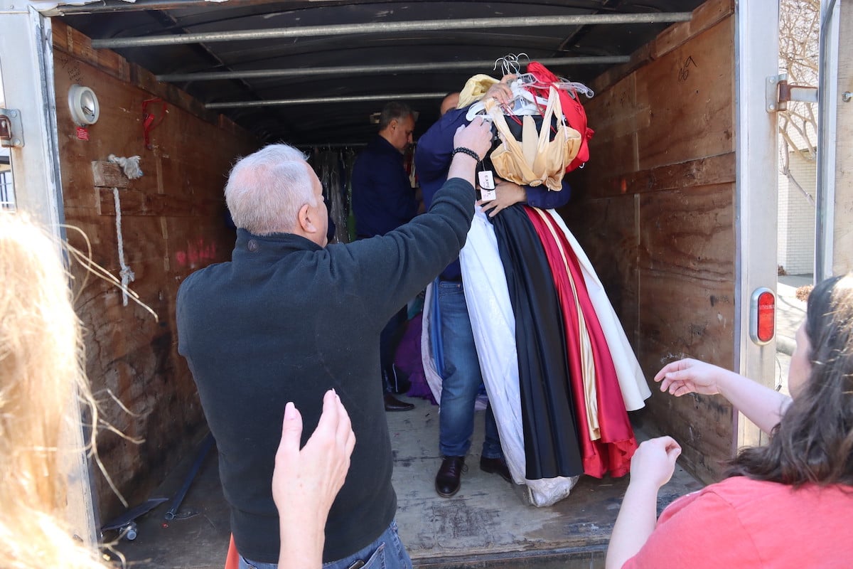 Arlington Junior League to donate hundreds of prom dresses