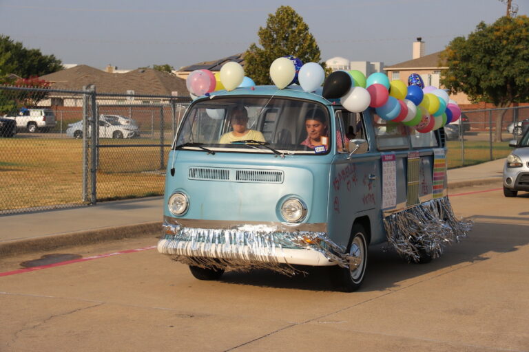 car parade at Remynse