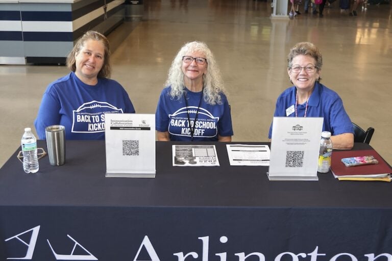 Volunteer at Arlington ISD's Back to School Kickoff