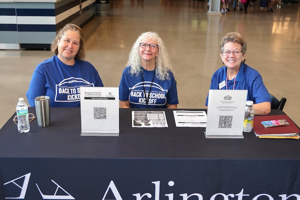 Volunteer at Arlington ISD's Back to School Kickoff