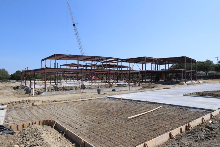 Berry Elementary construction goes vertical