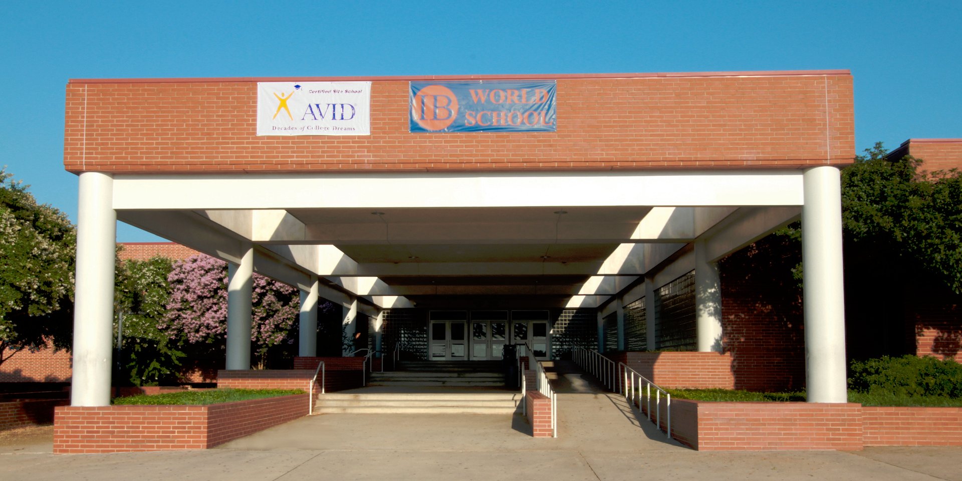 Picture of Bowie High School