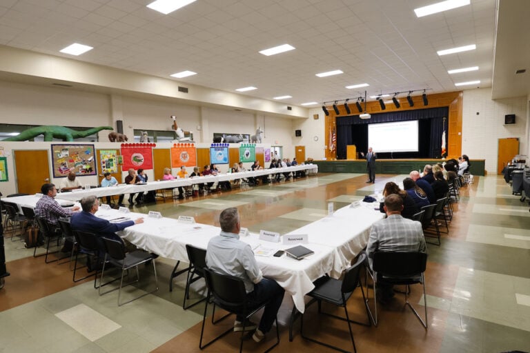 Arlington ISD Capital Needs Steering Committee continues its work at second meeting