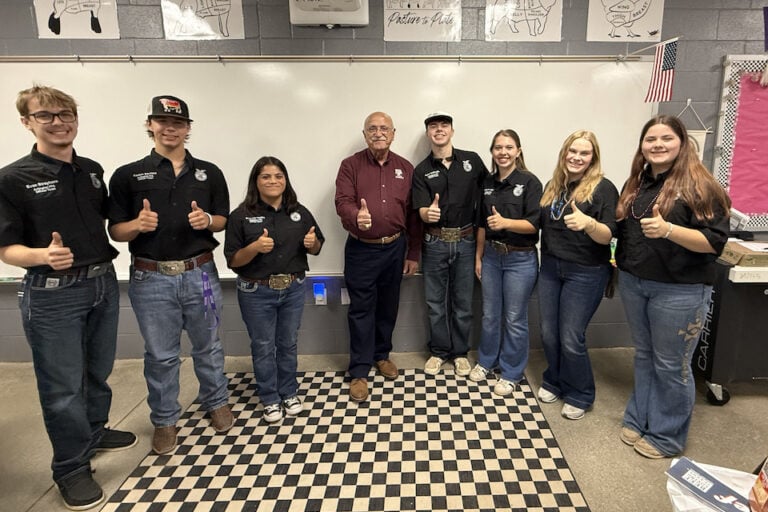 Dr. Savell & Arlington FFA Officers BBQ expect inspires Arlington ISD ag students