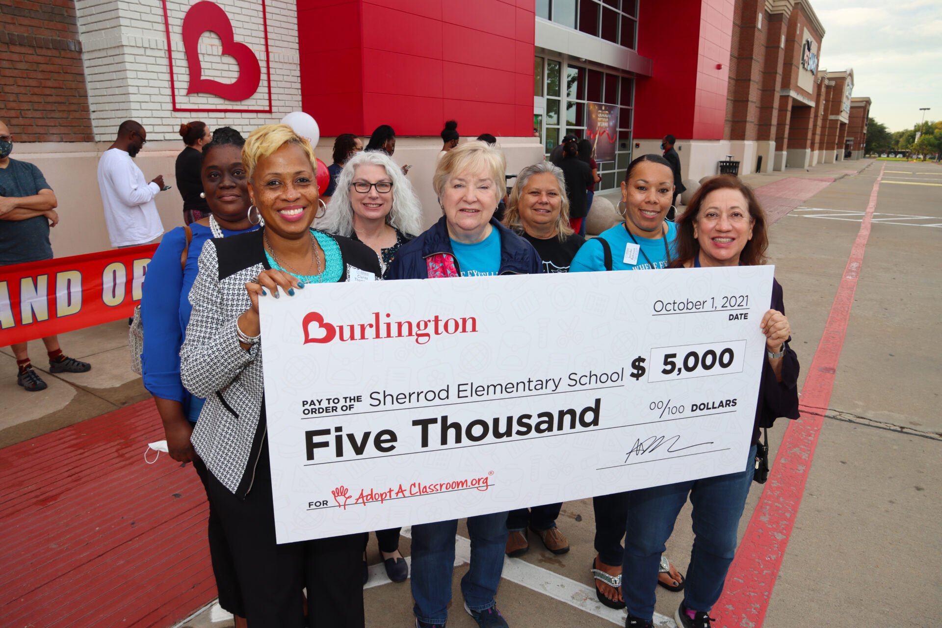 Burlington Gives Back to Sherrod Elementary » Arlington ISD