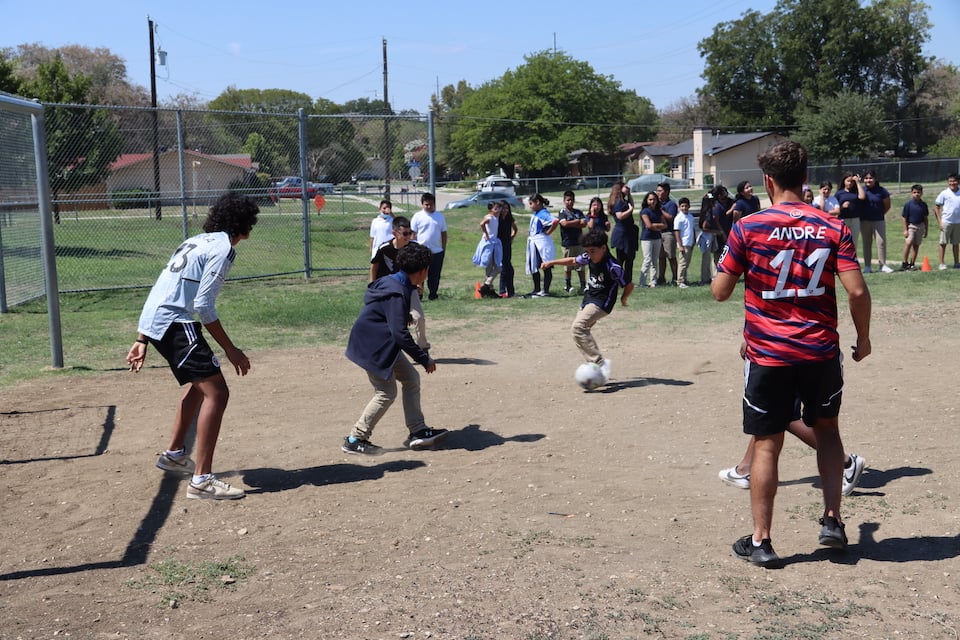 North Texas SC soccer players visit Rankin Elementary
