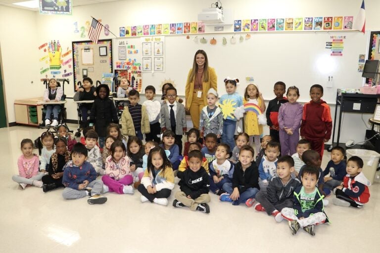 IMG_9048 copy WFAA meteorologist Mariel Ruiz visits Beckham Elementary pre-K