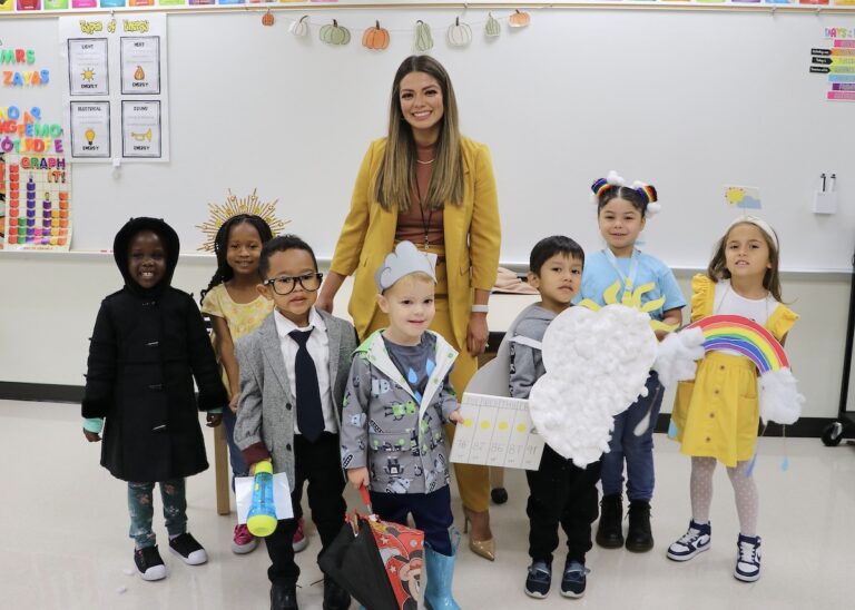WFAA meteorologist Mariel Ruiz visits Beckham Elementary pre-K