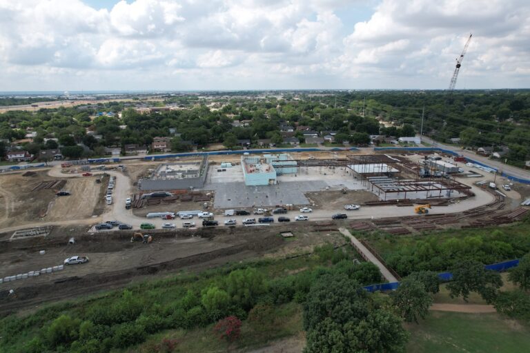 Rodriguez Junior High construction - vertical with steel