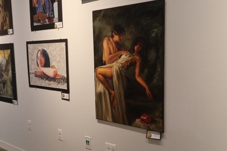 Keira Cloud - Gold artwork