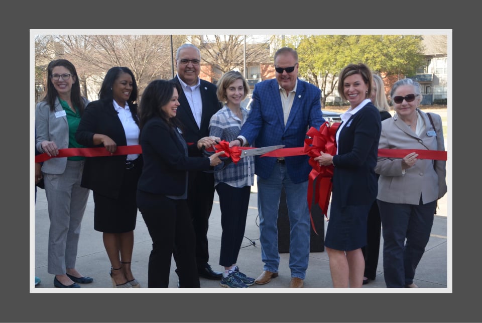 mustang-food-pantry-opens-at-nichols-junior-high-arlington-isd