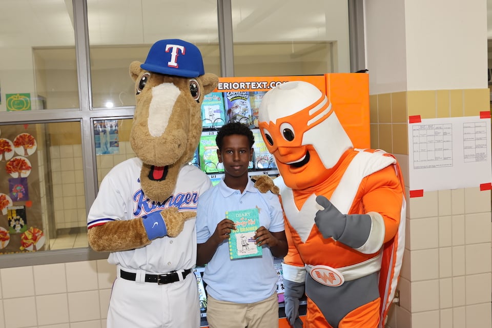 Anderson Elementary gets new book vending machine