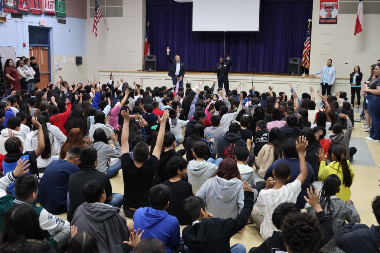 Arlington police chief gives students summer safety tips