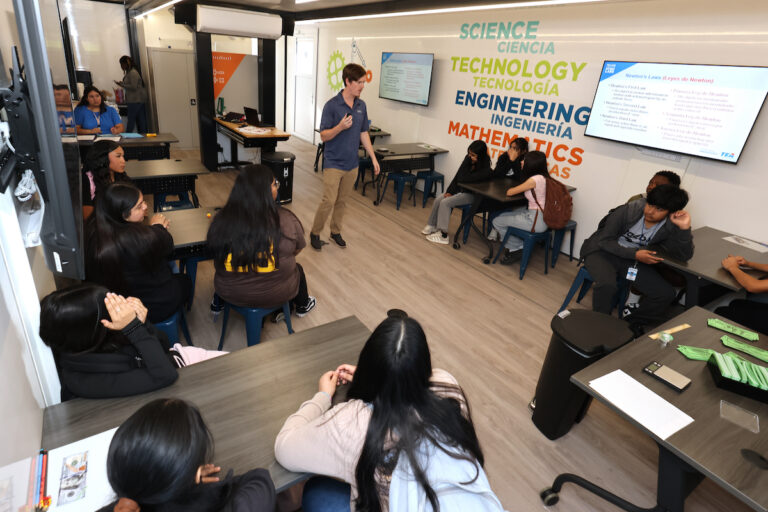 Texas Mobile STEM Lab brings hands-on learning to Arlington ISD