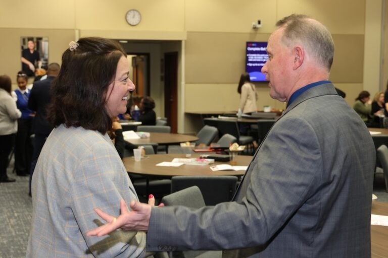Sean Covey discusses leadership with Arlington ISD principals