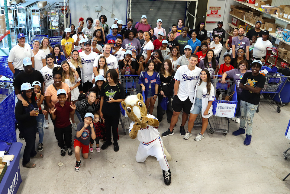 Seager and Rangers at Academy shopping spree for FIT students