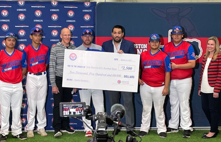 Texas Rangers legends visit Sam Houston baseball players