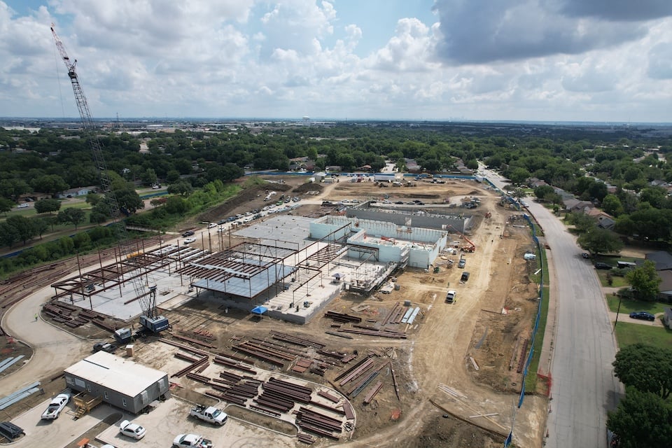 Rodriguez Junior High construction - vertical with steel