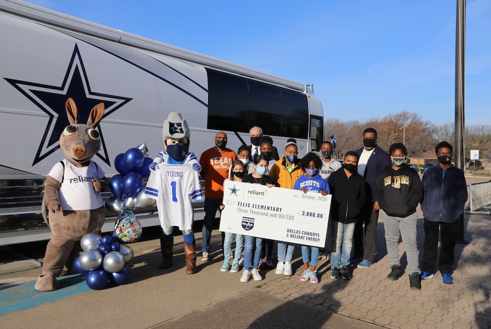 Ellis Elementary teacher Antonio Young honored by Dallas Cowboys and Reliant Energy as Teacher of the Month