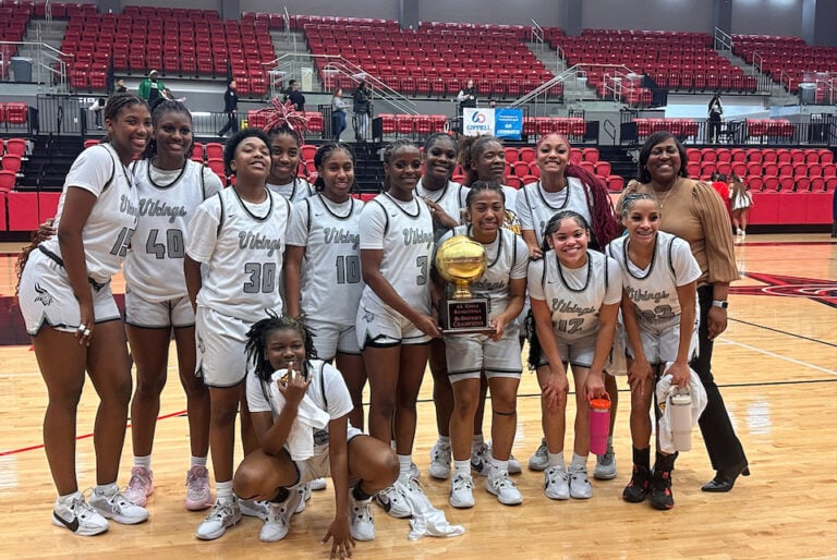 Lamar HS girls’ basketball coach pushes players to success on and off the court