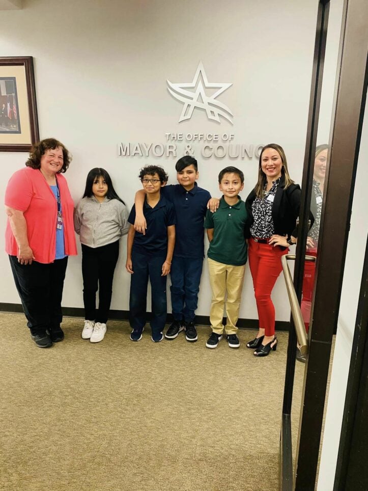 Mayor - Webb students share bridge project with mayor